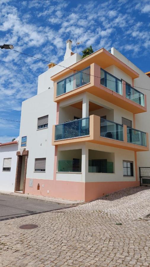 Edifício Tomás Apartamento *